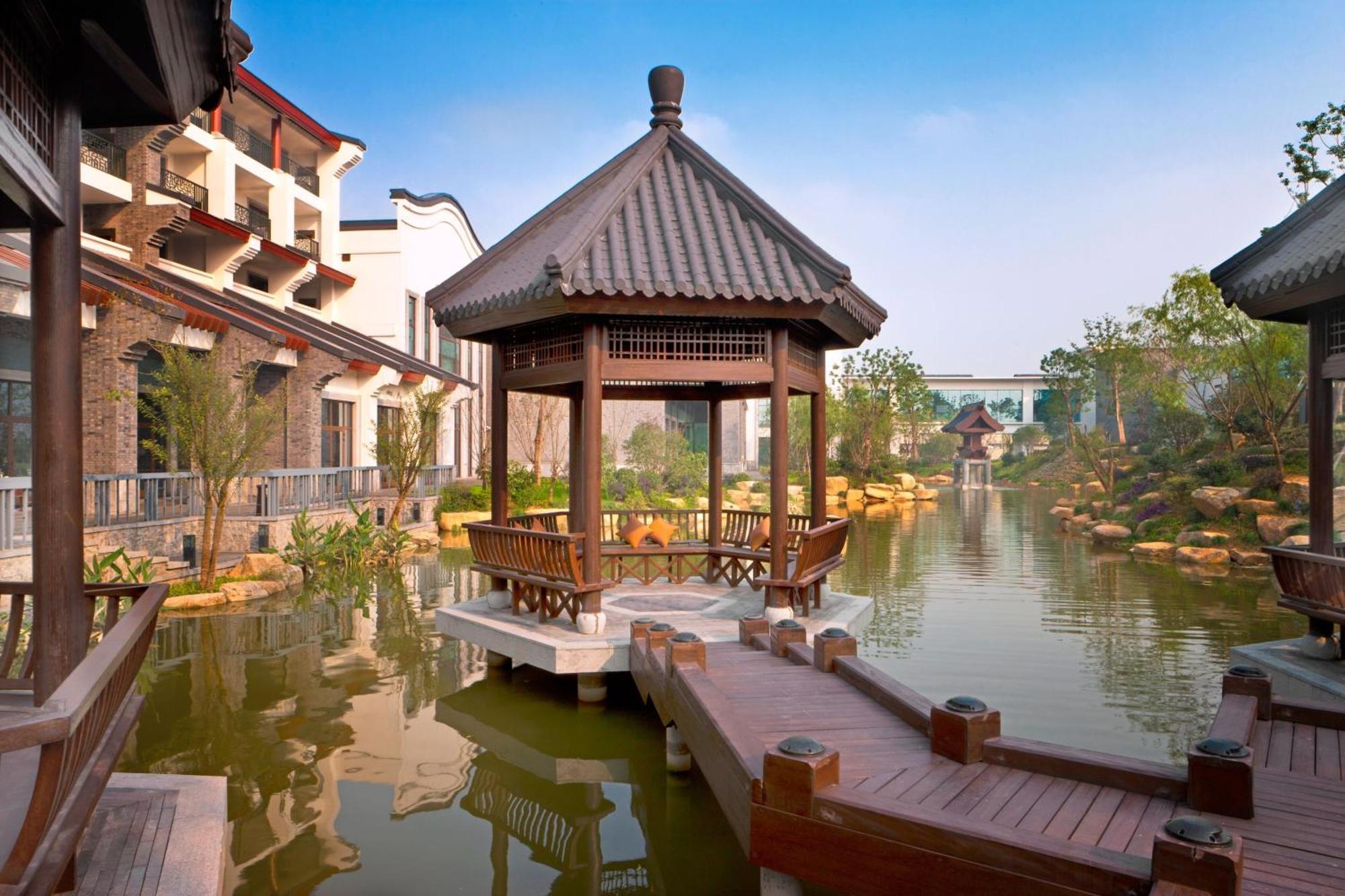 Sheraton Grand Hangzhou Wetland Park Resort מראה חיצוני תמונה